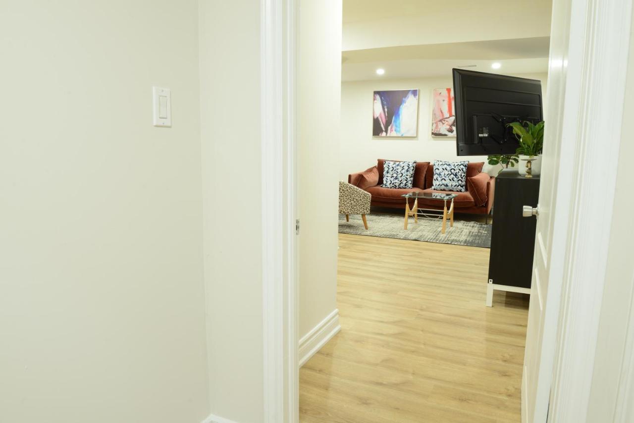 Spacious 2-Bed-Room Near Yonge & Major Mackenzie Richmond Hill Exterior foto